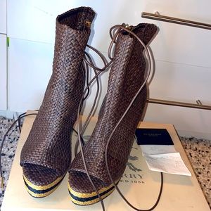 Burberry woven leather Burnell wedge peep toe Pump